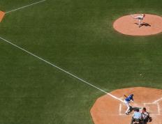 夏季联赛最新形势：迈阿密热火高居榜首，达拉斯独行侠强势追赶，冠军归属成迷