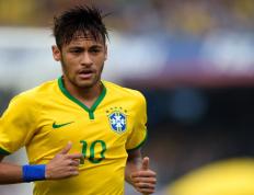 西亚卡姆在SKT比赛中出色防守，战术调整引发热议！